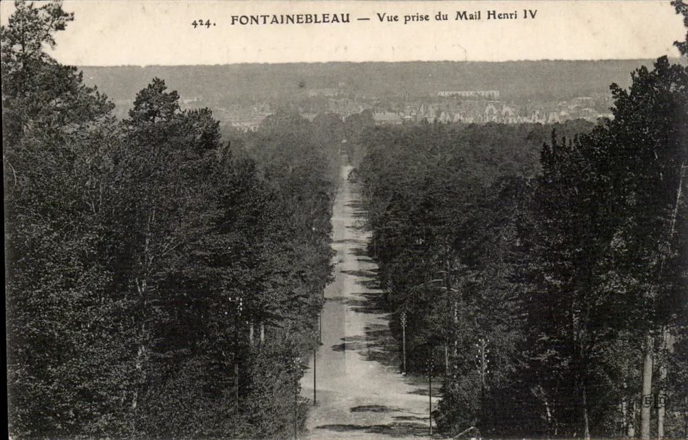 Fontainebleau — Ansicht vom Mail Henri IV — Éditions de la poste - Vorderseite