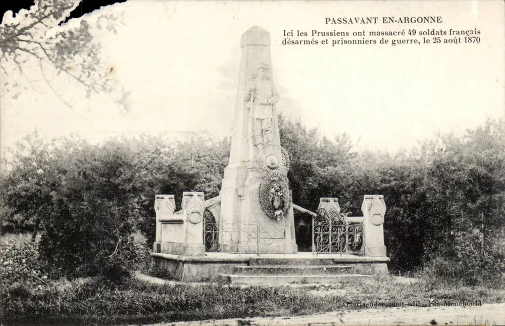 Passavant-en-Argonne — Monumento aos soldados franceses massacrados — editor: C. Menchoud - Frente