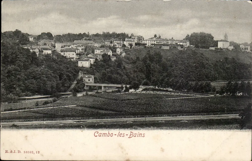Cambo-les-Bains — vista panorâmica do vilarejo e do rio — R.&J.D. 10592 - Frente