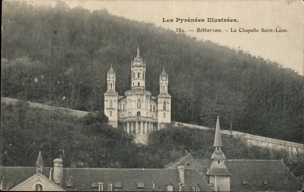 A Capela de São Léon — Bétharram — Les Pyrénées Illustrées 589 - Frente