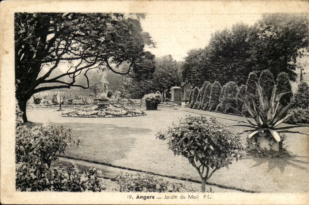 Angers — Jardim do Mail — P.C. — n°19 - Frente