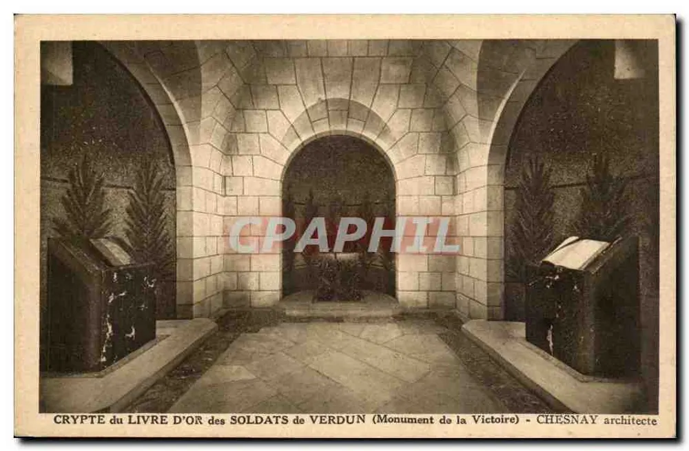 Krypta des Buches der Ehren der Verduner Soldaten — Siegesdenkmal — Architekt Chesnay - Vorderseite