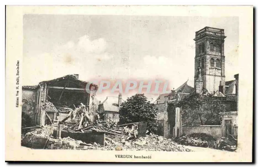Verdun bombardeado — vista das ruínas com o sino intacto — Éditions Yve H. Dalti, Bar-le-Duc - Frente