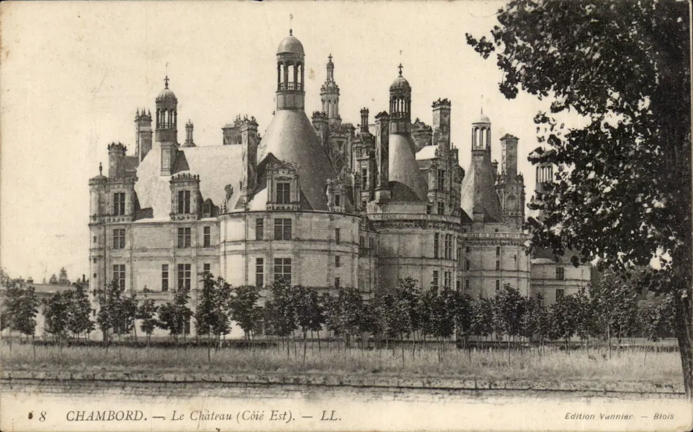 Chambord — O Castelo (Lado Leste) — Edição Vannier — Blois - Frente