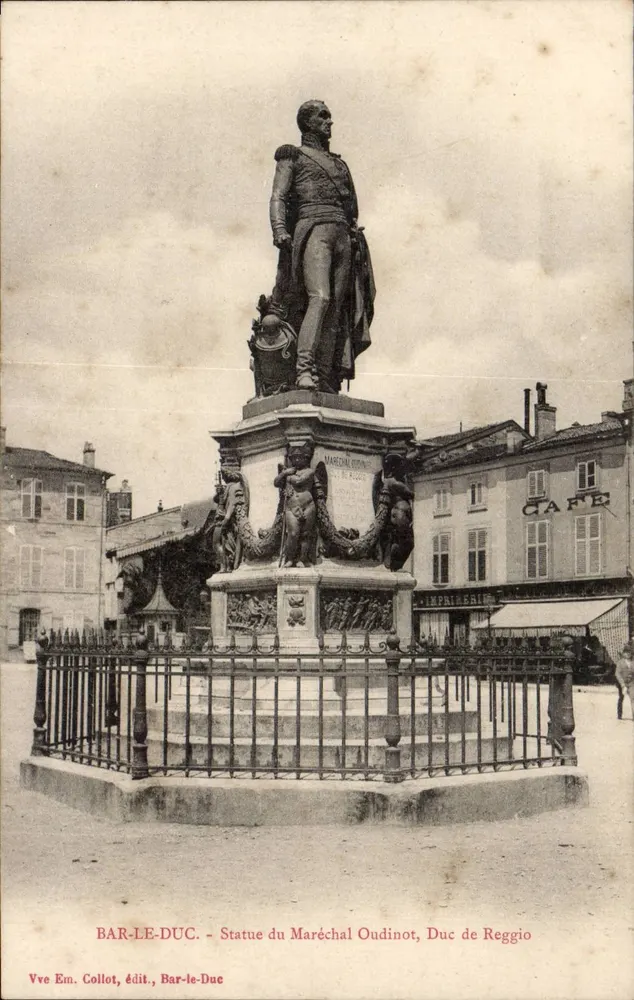 Bar-le-Duc - Estátua do Marquês Oudinot, Duque de Reggio — Vve Em. Collot, Bar-le-Duc - Frente
