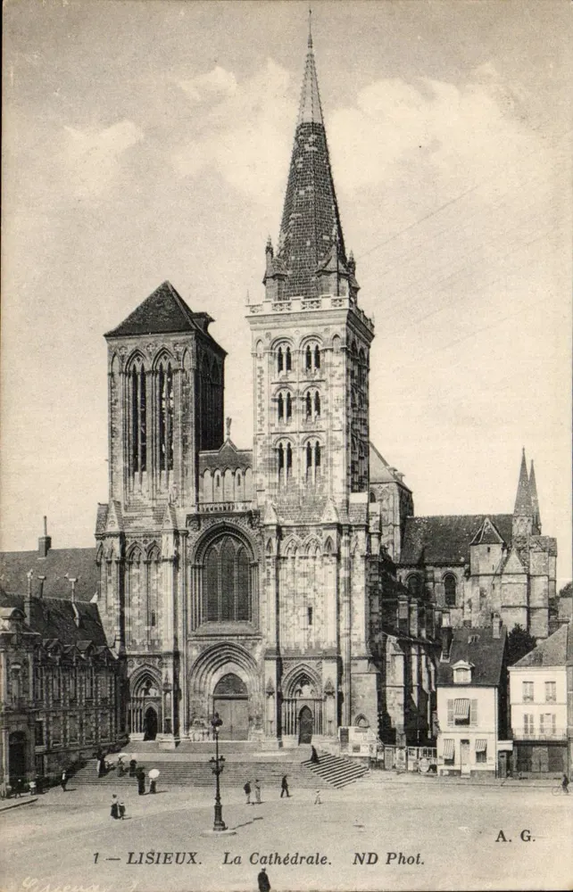 Lisieux — Katedra — ND Fot. A.G. - Awers