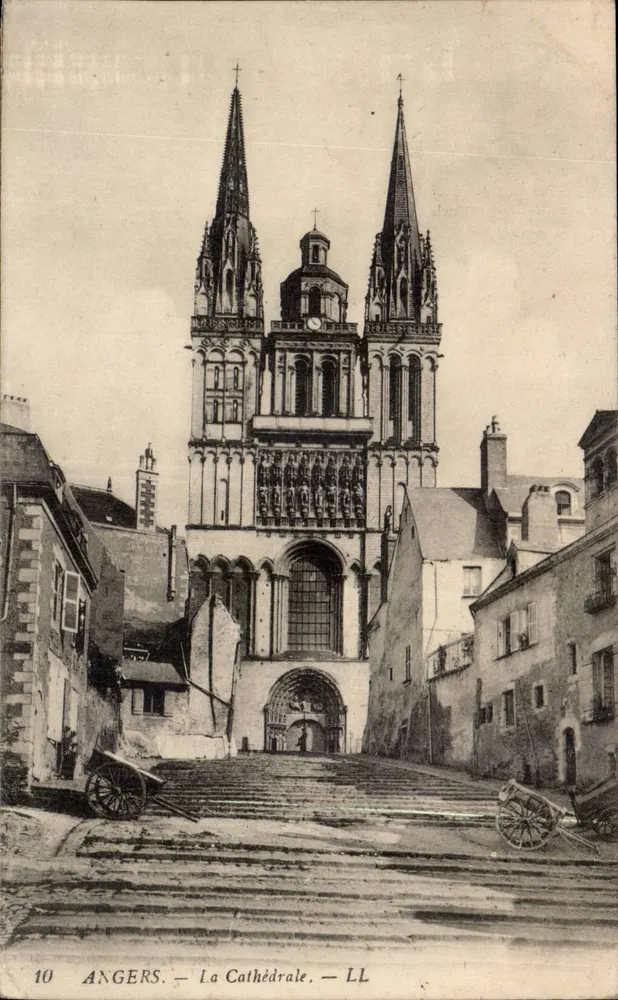 Angers — A Catedral — LL - Frente