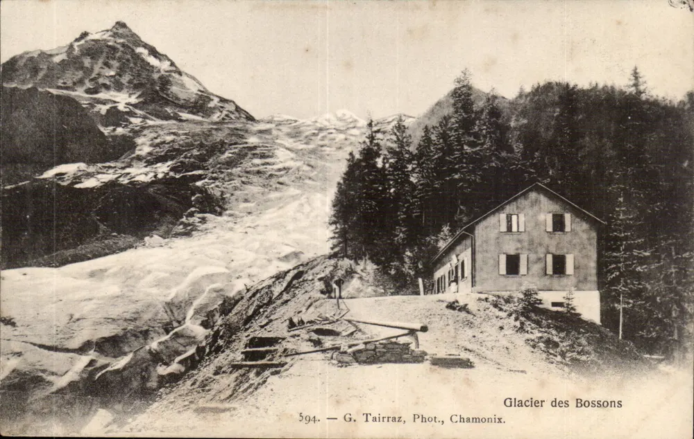Glaciar dos Bossons — vista do glaciar e do chalé — G. Tairraz, Fot., Chamonix, n° 594 - Frente
