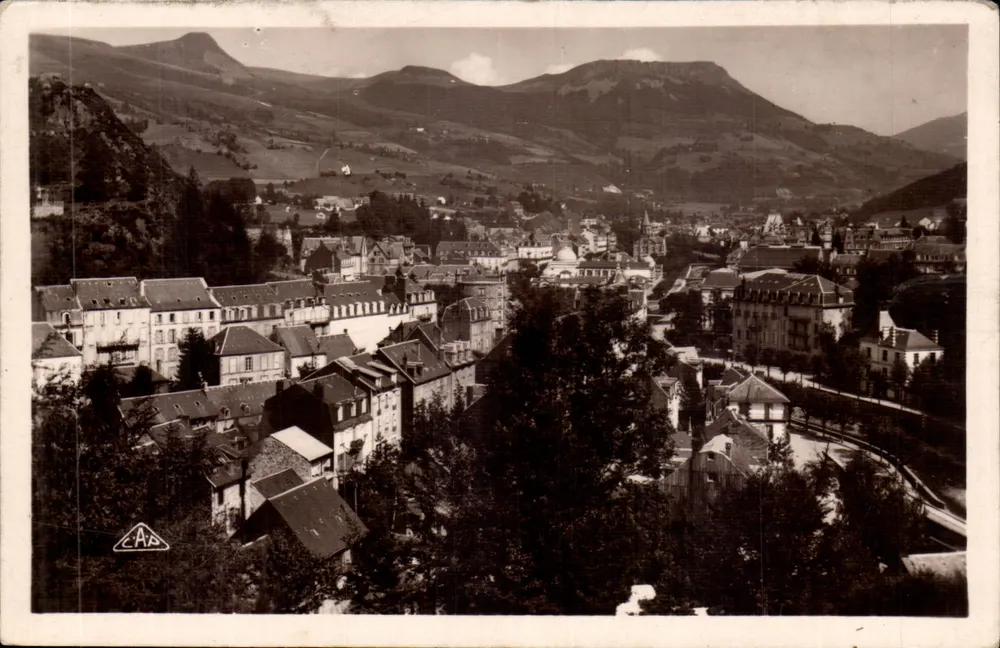La Bourboule — Vista geral — G. A. P. Strasbourg, n°107 - Frente