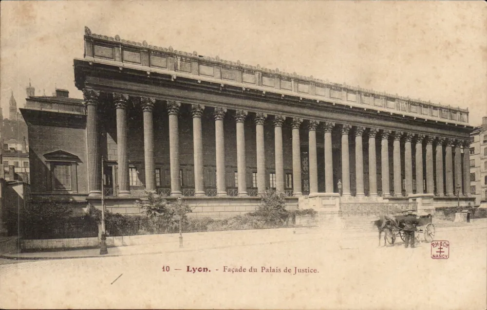 Lyon — Fachada do Palácio de Justiça — RHAROC NANCY - Frente