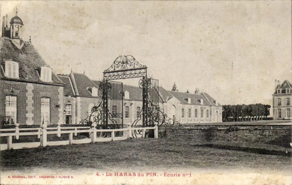 Het Haras du Pin - Stal n°1 — Argentan, uitgever E. Roussel, serie n°4 - Voorkant