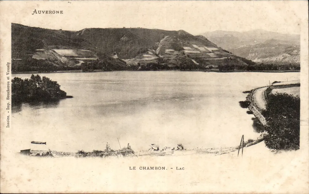 ले चांबोन - झील — ऑवर्न — इम्प्रेसरी बूशेरॉन एवं वेसेली - आगे