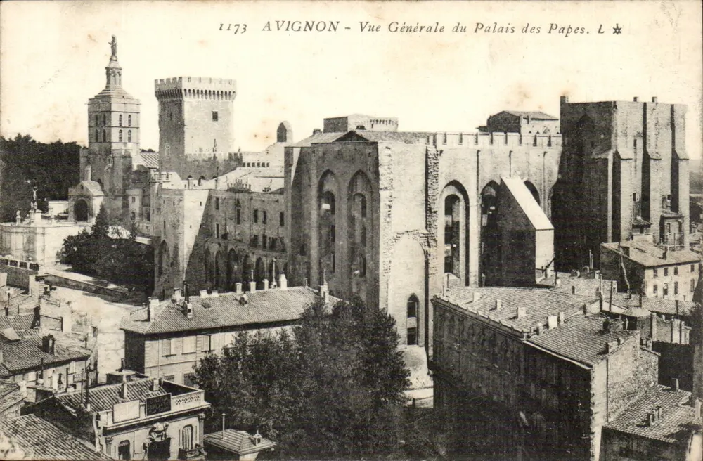 Avignon - Vista Geral do Palácio dos Papas. L ★ - Frente