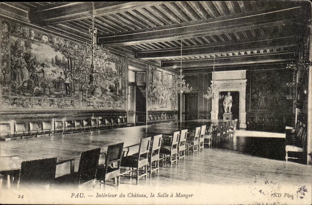 PAU — Innenansicht des Schlosses, das Speisezimmer — ND Fotografie - Vorderseite