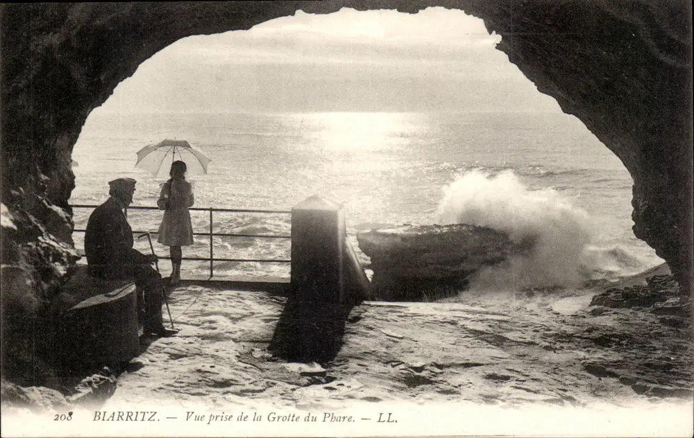 Biarritz — Ansicht aus der Grotte des Leuchtturms — LL, n° 208 - Vorderseite