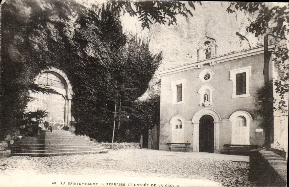 La Sainte-Baume — Terrasse und Eingang zur Höhle — Verlag: Marius Bar, Toulon - Vorderseite