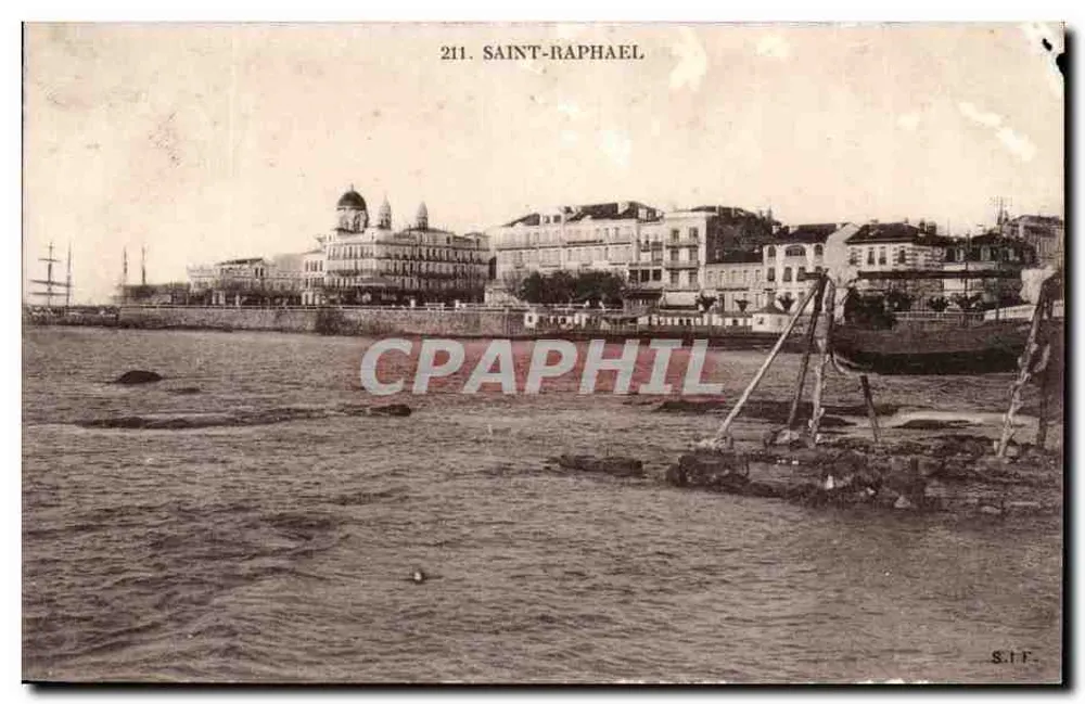 Saint-Raphaël — vista do porto com barco e edifícios — S.I.T. n°211 - Frente