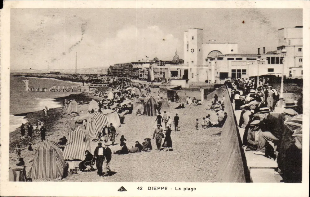 Dieppe - La plage — éditeur ARA, n° 42 - Frente