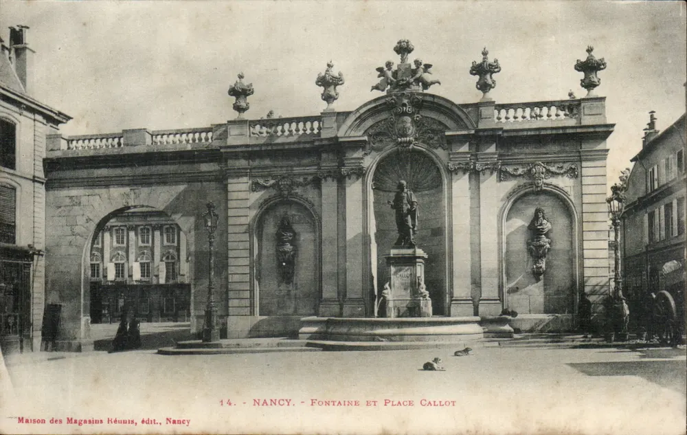 Nancy — Fonte e Praça Callot — Maison des Magasius Réunis, editora, Nancy - Frente