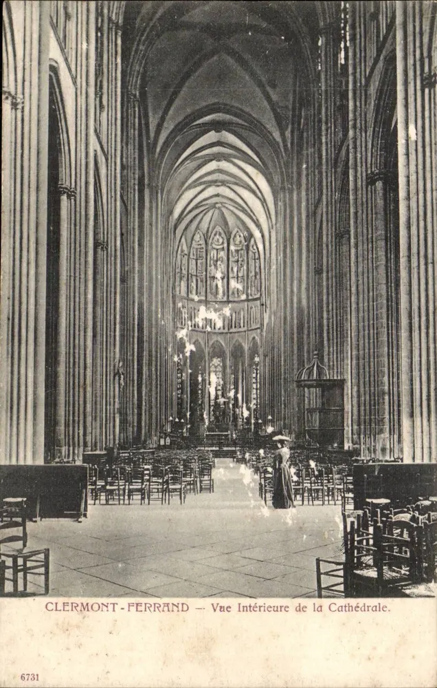 Clermont-Ferrand — Visão Interna da Catedral — Bazar de la Poste, n° 6731 - Frente
