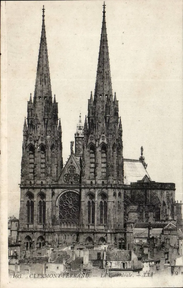 Clermont-Ferrand — A Catedral — LL - Frente