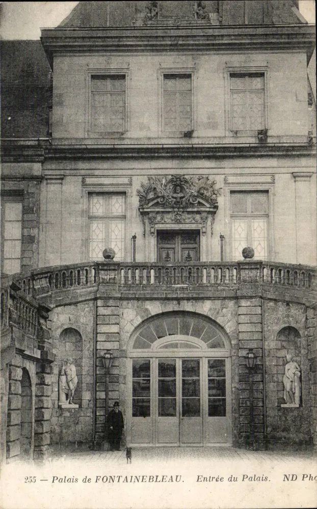 Schloss FONTAINEBLEAU — Eingang zum Schloss — ND Photo - Vorderseite