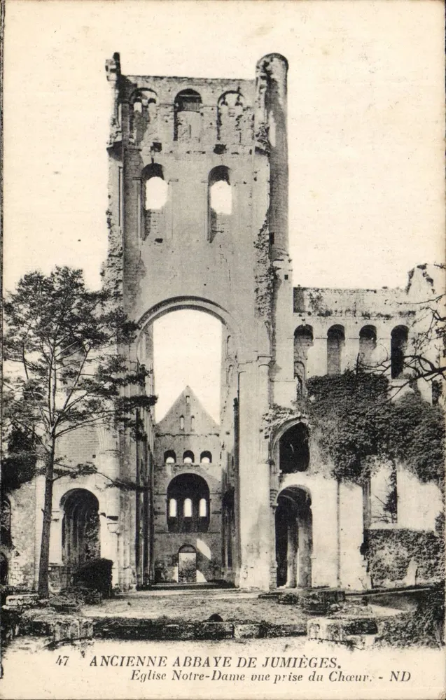 Ancienne Abbaye de Jumièges — Kirche Notre-Dame aus dem Chor gesehen — ND - Vorderseite