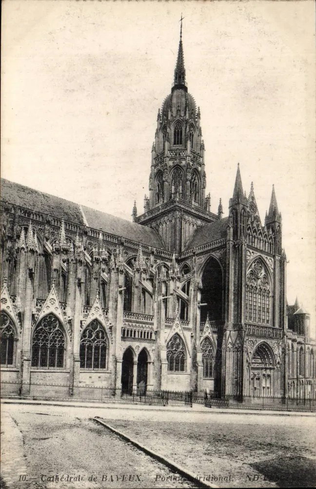 Catedral de BAYEUX — Portal norte — ND 1900 - Frente