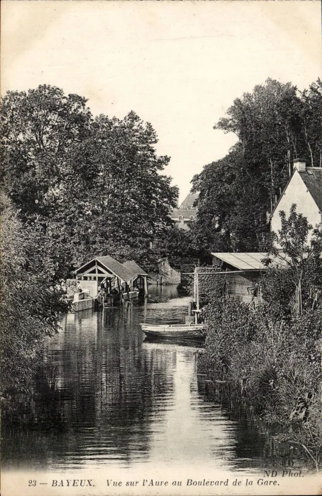 Bayeux — Ansicht der Aure am Boulevard de la Gare — ND Phot. - Vorderseite