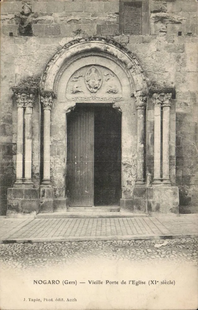 Nogaro (Gers) — Alte Pforte der Kirche (11. Jahrhundert) - Vorderseite