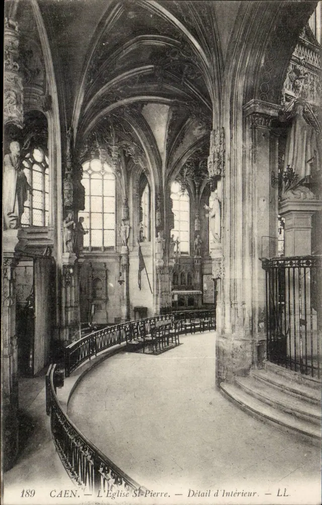 Caen — A Igreja de São Pedro — Detalhe do Interior — LL - Frente