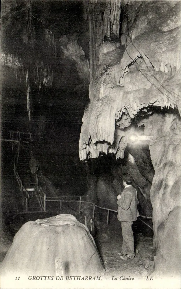 Grutas de Betharram — A Cadeira — LL - Frente