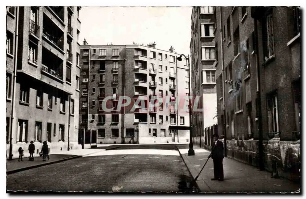 Paris (Porte d'Aubervilliers) — Straße Gaston-Tissandier und Straße Charles-Lauth — Librairie Le Ciko, Boulevard Ney, Paris - Vorderseite