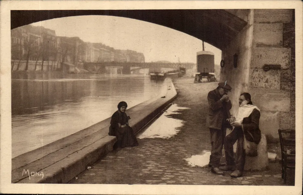 Szene am Kai nahe Notre-Dame — Friseur — Verlag Les Petits Tableaux de Paris, Nr. 54 - Vorderseite