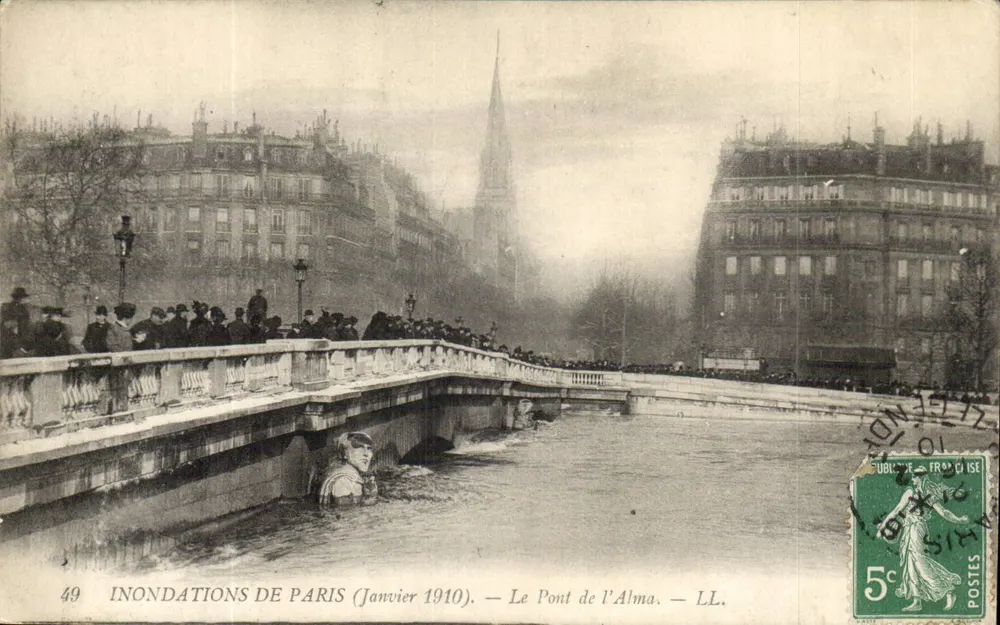 Überschwemmungen in Paris (Januar 1910) — Die Brücke von Alma — LL. - Vorderseite