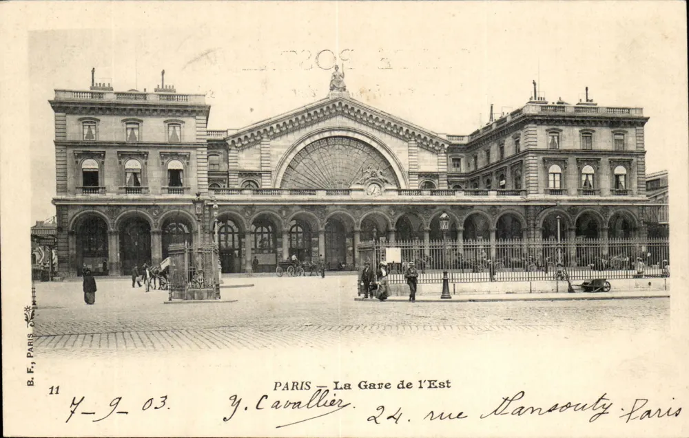 Paris - A Estação da Leste — visão da fachada principal — B.F. Paris, n°11 - Frente