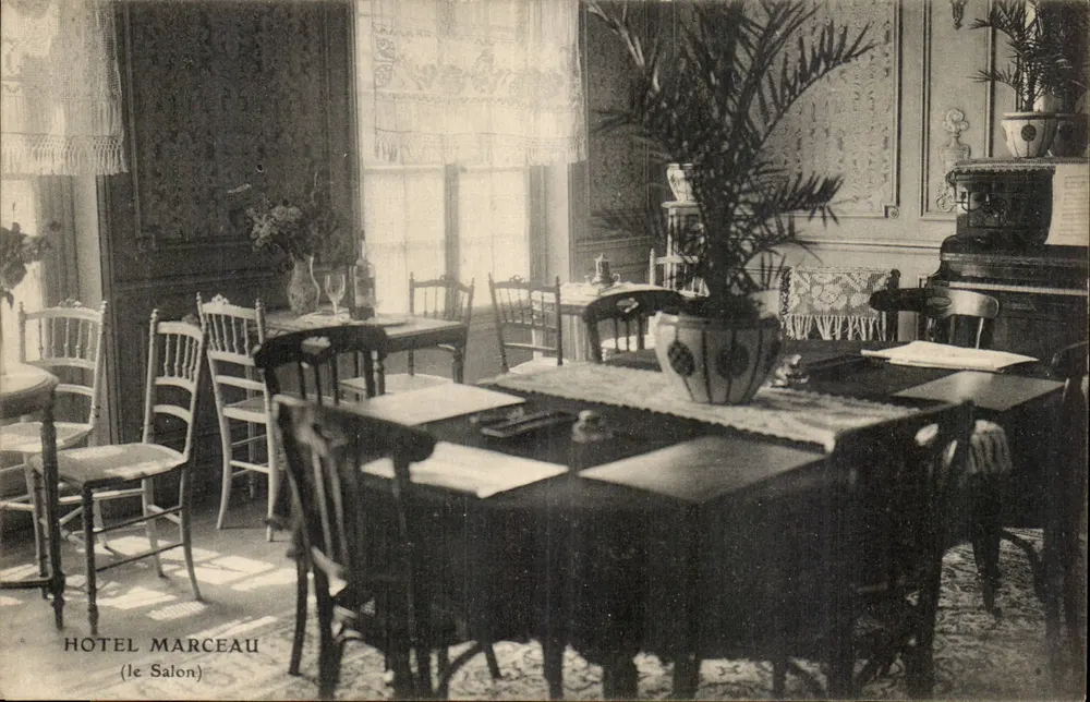 Hotel Marceau — Zaal — (de Zaal) - Voorkant