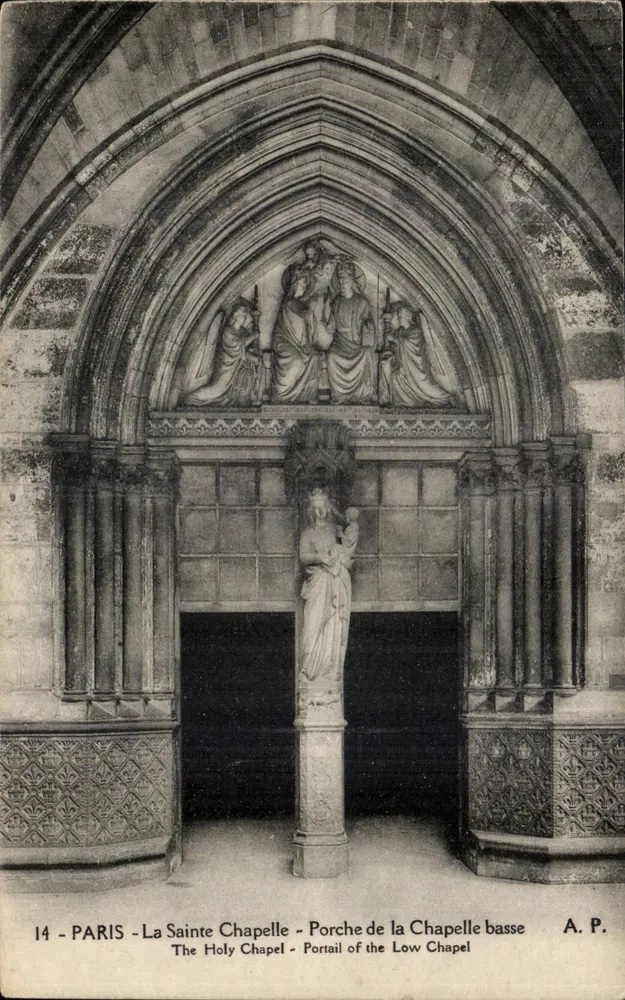 Paris - Die Heilige Kapelle - Portal der unteren Kapelle - A.P. - Vorderseite