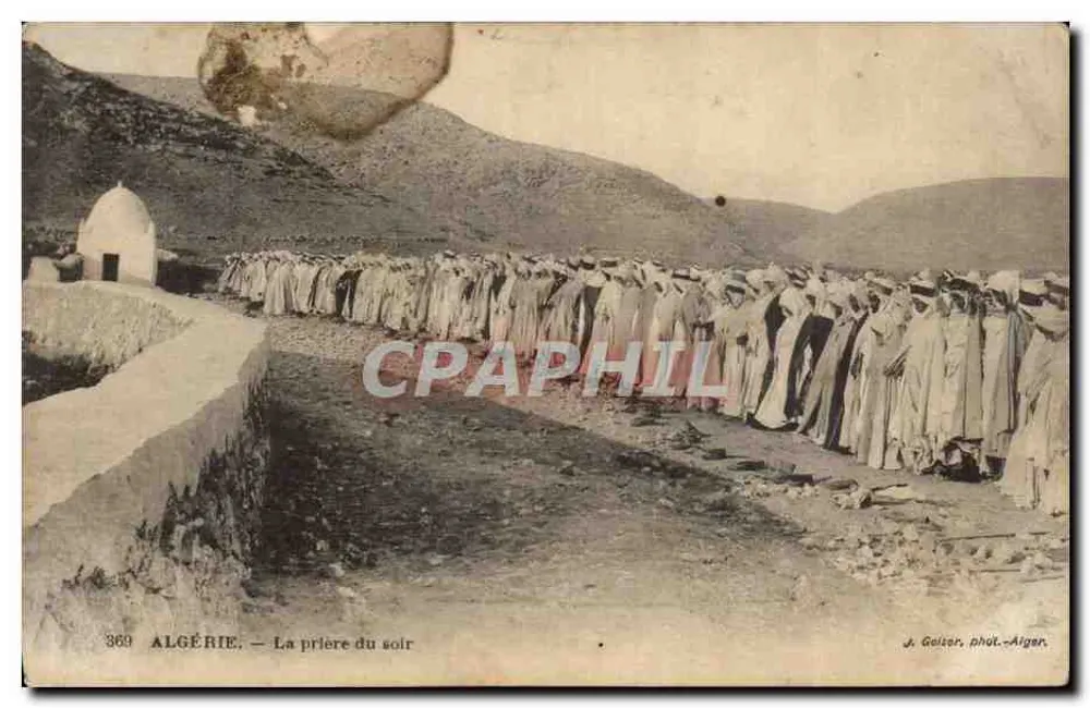 Argélia — A oração da noite — J. Golser, Fot.—Alger - Frente
