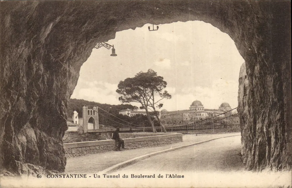 Constantina - Un túnel del Boulevard de l'Abime — Editor Cupelle, n°60 - Anverso