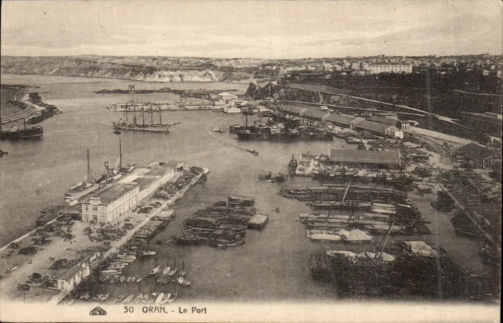 Oran - O Porto — vista aérea do porto com navios e docas — n° 30 - Frente