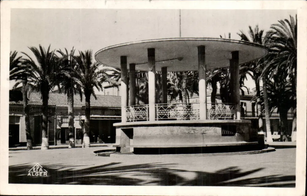 Praça da Praça — Argel — Edições Photo-Africaines - Frente