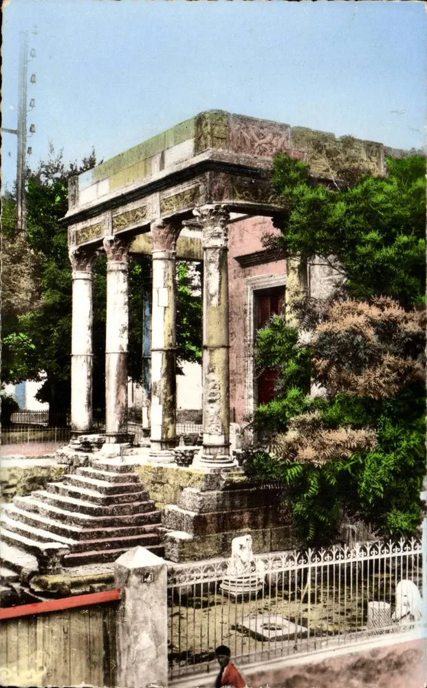 Tébessa (Bône) — Templo de Minerva — Fotografia Verdadeira - Frente