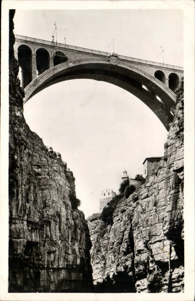 Constantine — Die Schluchten des Rhumel. Die Große Bogenbrücke von Sidi Rached - Vorderseite