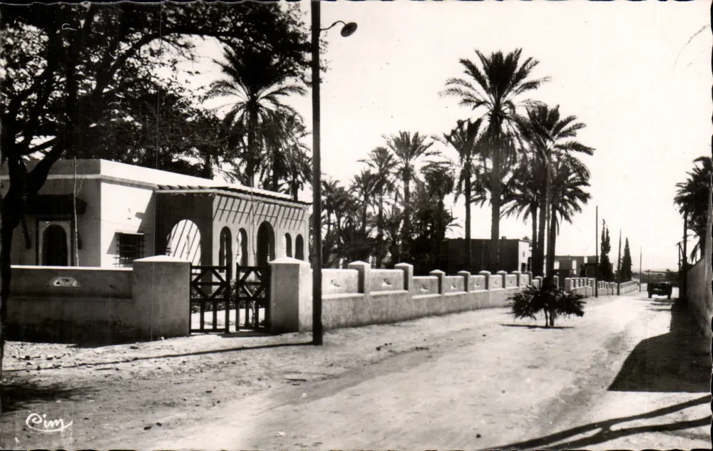 Biskra (Constantine) — Weg naar Chaïba — Foto Comtier Macon - Voorkant
