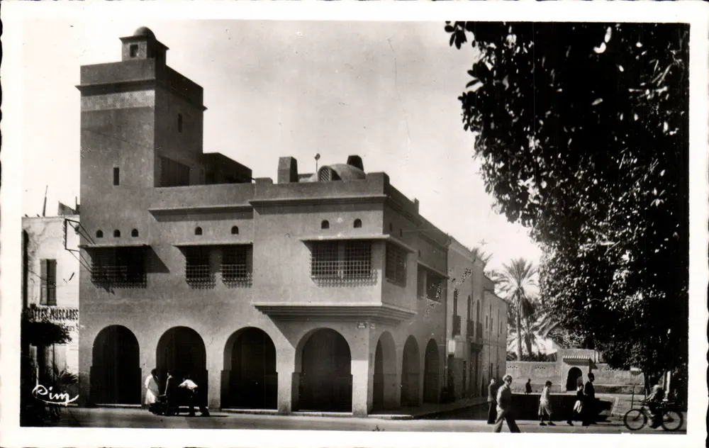 Biskra (Constantine) — Die Grundschuldbank — Photo Nchmier Macon - Vorderseite