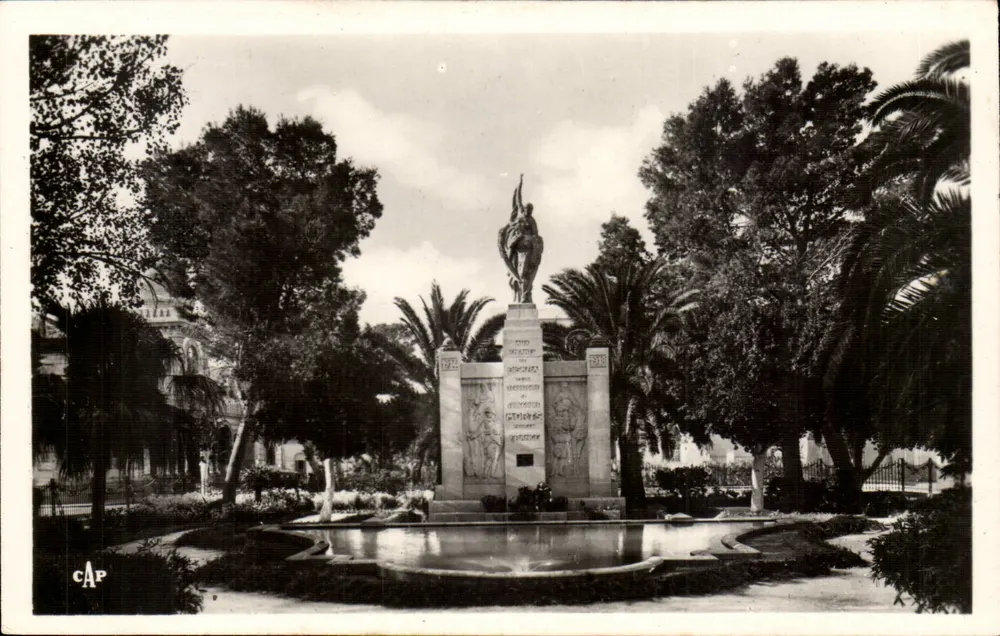 Biskra - Öffentlicher Garten und Kriegerdenkmal — C.A.P. (Serie 121) - Vorderseite