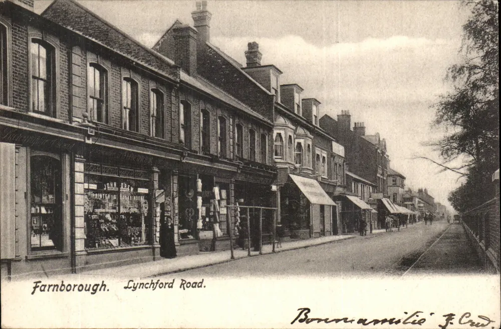 Farnborough. Lynchford Road. — Straßenszene mit Geschäften — Frith's Series - Vorderseite