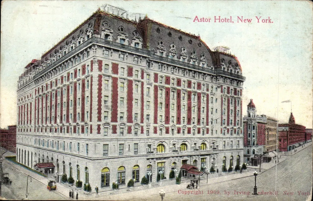 Astor Hotel, New York — Ansicht des Gebäudes — Copyright 1909, Irving Underhill, New York - Vorderseite