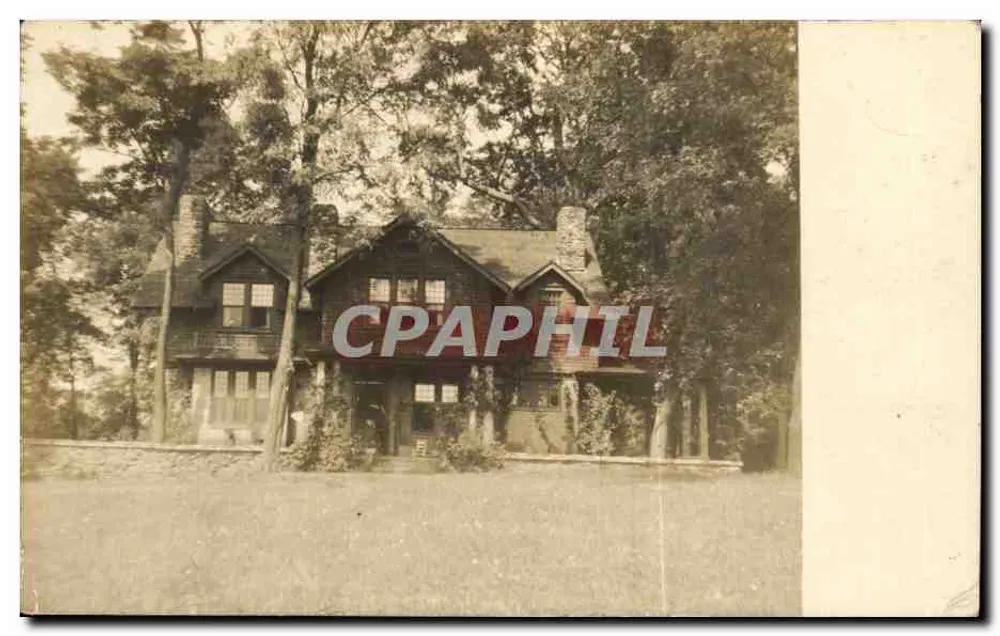 Casa na floresta — estilo chalé — editor desconhecido, número de série não visível - Frente